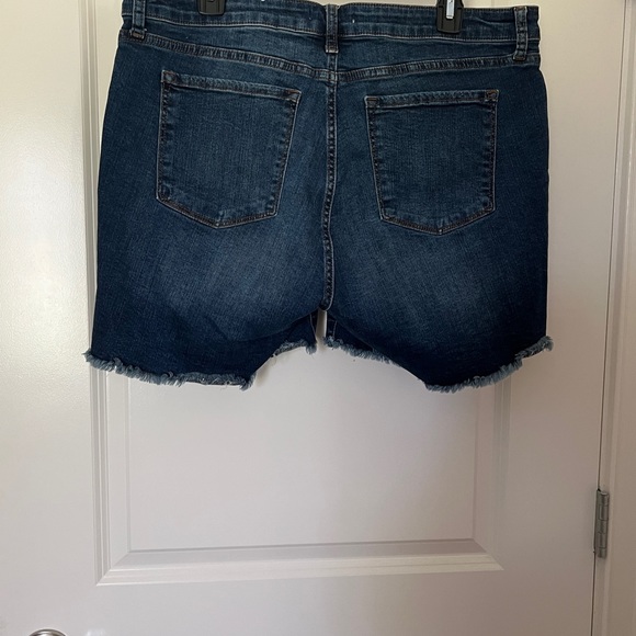 COPY - STS Blue jean shorts...Like New, Very Soft - Picture 7 of 7